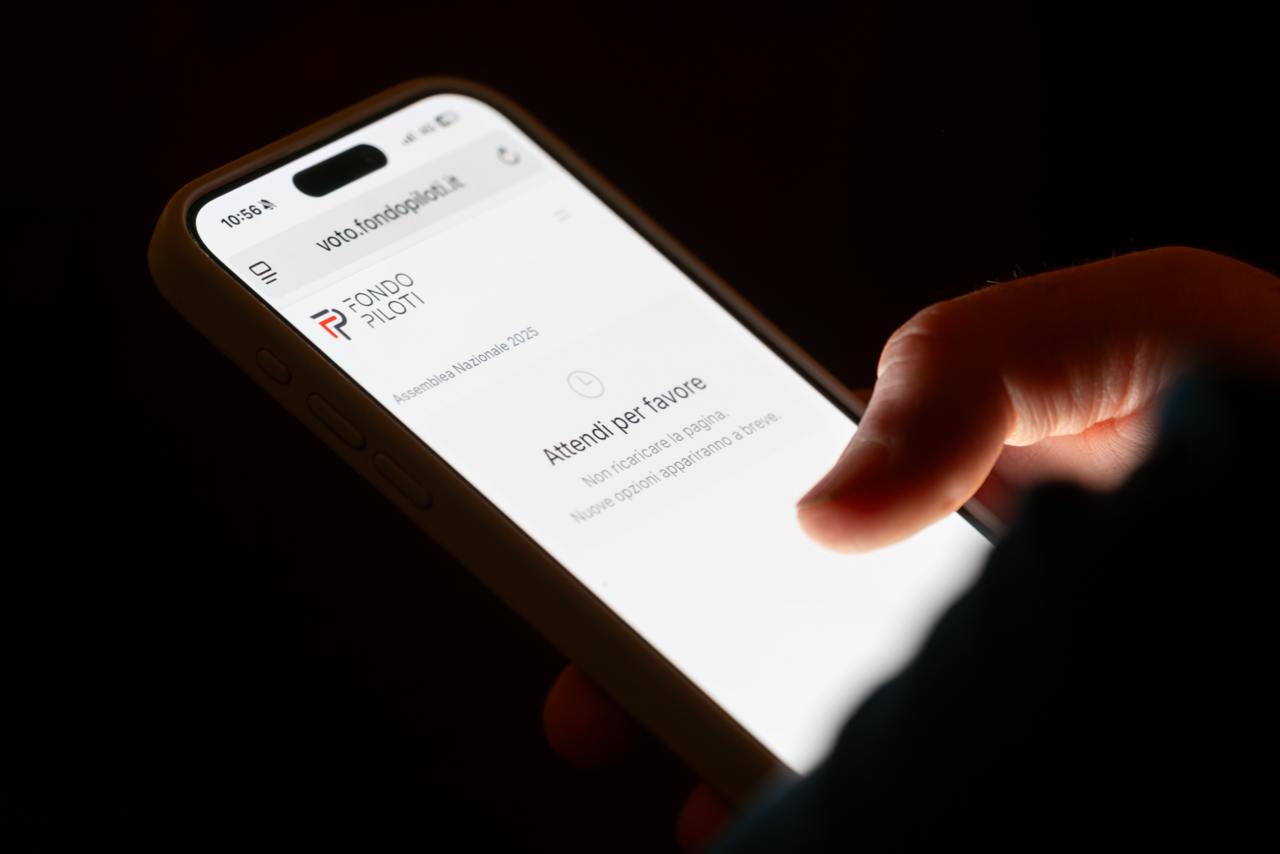 iPhone di un partecipante durante la votazione