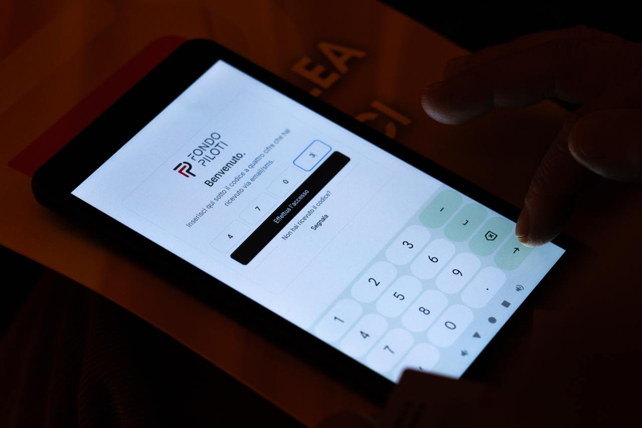 Tablet con schermata di login Votix